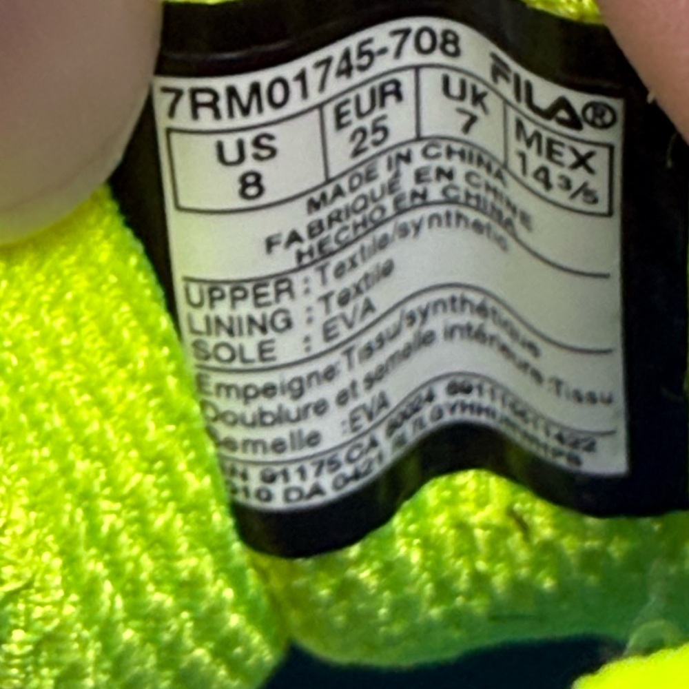 NWOT Fila Kids Bright Yellow and Black Sneakers Sz 8 (WFYJCP) - Picture 6 of 7